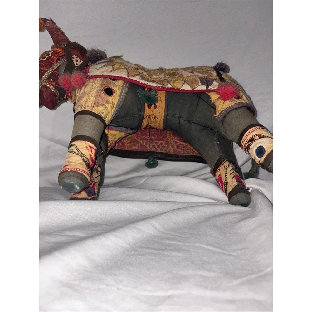 ANGLO RAJ BULL Vintage Quilted Art Hand Crafted Embroidered